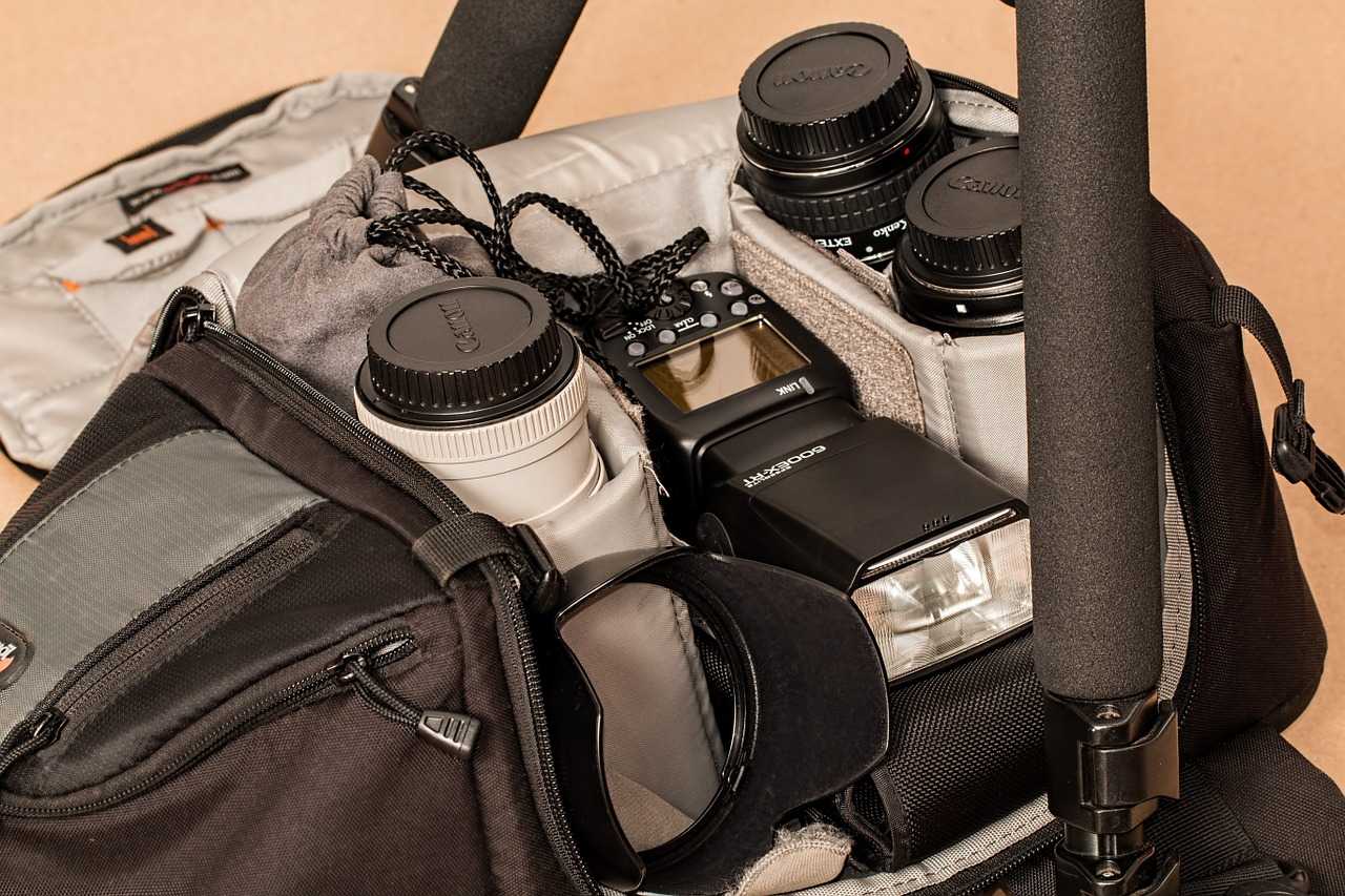 Top 10 Best waterproof camera bags and cases review : 2020